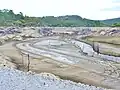 Lac de Guerlédan : assec de 2015 : vue du Blavet d'habitude ennoyé depuis Caurel.(vue vers l'est).