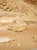 Le pyramidion avant restauration (juillet 2007).