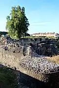 Vestiges du mur d'enceinte.