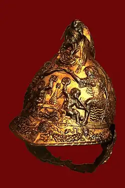 Bourguignotte de parade du roi Henri II fabriquée au XVIe&nbsp;siècle. Musée de l'Armée de Paris.