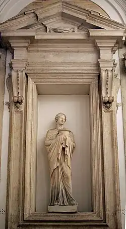 Prêtresse, d'après un original du IIe&nbsp;siècle&nbsp;av. J.-C., de la Villa d'Hadrien.