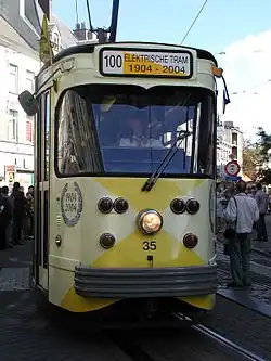 Face de la motrice 35, décorée pour le centenaire des tramways électriques de Gand