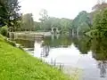 L'écluse de Toul-ar-Rodo sur le Canal de Nantes à Brest (Aulne canalisée) en amont de Châteaulin
