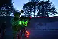 Utilisation de pointeur laser et de bâtons chimio-luminescent