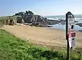 La plage de Porguerrec.