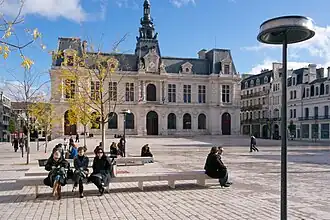Image illustrative de l’article Place du Maréchal-Leclerc (Poitiers)