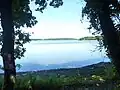 Le Lac-au-Duc vu depuis sa rive ouest, côté Taupont.
