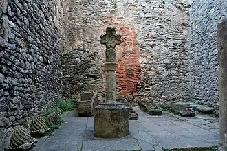 Tombes mérovingiennes au château de Noirmoutier (85).