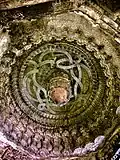 Clé de voûte sculptée au plafond de la mandapa.