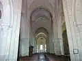 L'église Saint-Pierre de Sémelay : vue intérieure d'ensemble.