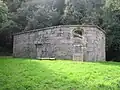 Plounévez-Quintin : la chapelle Saint-Roc'h, à l'état de ruine.