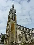 Église paroissiale Saint-Melaine, vue extérieure, flanc sud et façade.