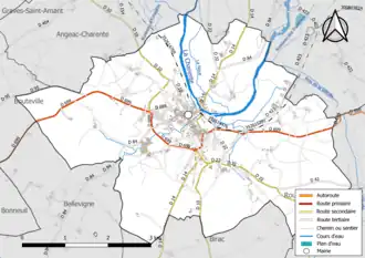 Carte en couleur présentant le réseau hydrographique de la commune