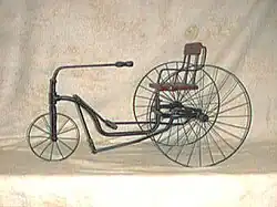 Un vélocipède à trois roues de 1880.