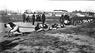 photographie d'une épreuve de tir à la corde