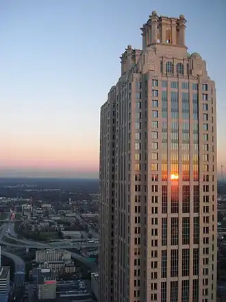 La 191 Peachtree TowerJohn BurgeeAtlanta, États-Unis
