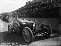 Photo d'Albert Divo au volant de sa Bugatti en course