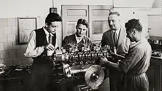 Enzo et Dino Ferrari (père et fils) en 1947.