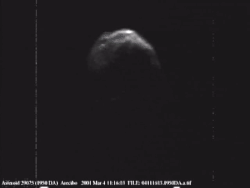 Image radar animée d'Arecibo de 1950 DA sur 48 minutes (37% de sa rotation) obtenue le 4 mars 2001.