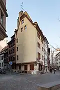 Le no&nbsp;1, à l'angle de la rue des Cordonniers.
