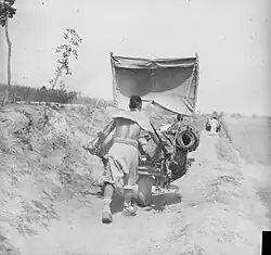 Brouette à voile utilisé pour les longs voyages dans les plaines, photographie datant d'environ 1900 (dynastie Qing).