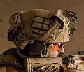 Soldat norvégien avec patch national et casque radio