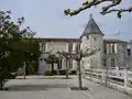 La mairie.