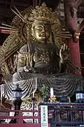 Statue colossale de Kokūzō située au Daibutsu-den (XVIIe siècle).