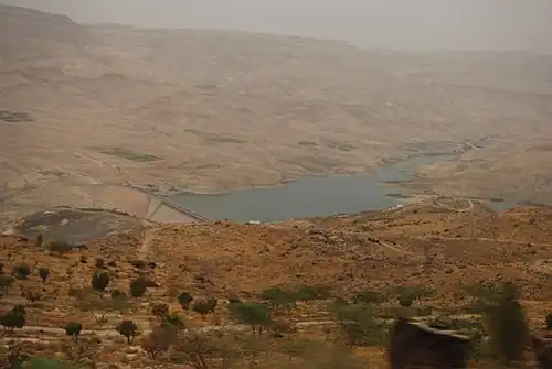 Berges et barrage de Wadi Al-Mujib en septembre 2010.