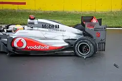 Photo de la monoplace endommagée de Lewis Hamilton