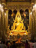Wat Phra Sri Rattana Mahathat, grand wihan (salle d'assemblée) et Bouddha Chinnarat