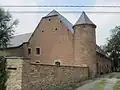 Pignon et tour d'angle de la ferme du château