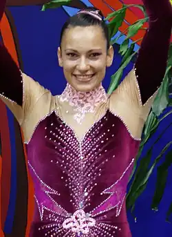 Description de l'image 2014 Acrobatic Gymnastics World Championships - Women's pair - Awarding ceremony 01 (cropped 2).jpg.