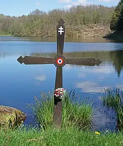 Croix voisine.