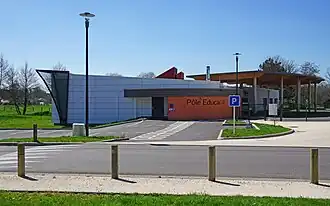 Le pôle éducatif.