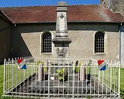 Le monument aux morts.