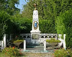 Le monument aux morts.