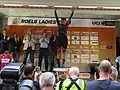 Lisa Brennauer sur le podium de la quatrième étape