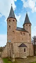 Vue des tours de l'abbatiale