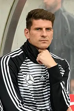 Gómez sur le banc