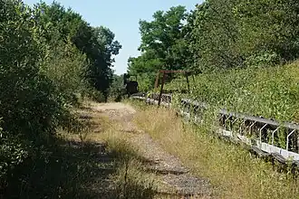 Le long de la 2&nbsp;×&nbsp;2&nbsp;voies.
