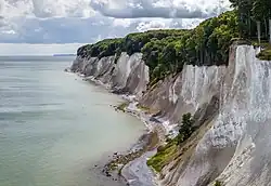 Perspective des falaises dans le parc national de Jasmund. Aout 2018.