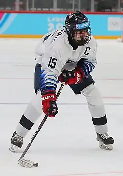 Description de l'image 2020-01-19 Ice hockey at the 2020 Winter Youth Olympics – Men's tournament – Preliminary round – Switzerland vs. USA (Martin Rulsch) 071 (cropped).jpg.