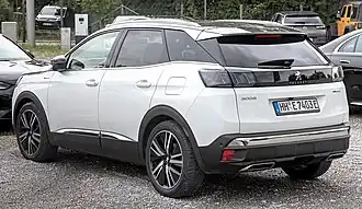 3/4 arrière, version Hybrid4.