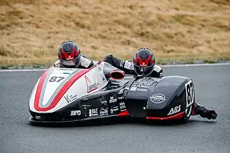 En course de side-car lors de IDM-Saison 2022&nbsp;(de). Juillet 2022.