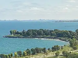 Promontory Point depuis Regents Park à Kenwood (vers le sud).