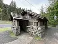 Cabane (toilettes) construite par le Civilian Conservation Corps (CCC) dans les années 1930.