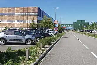 Route de service.