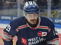 Description de l'image 2023-11-26 Eisbären Berlin gegen Iserlohn Roosters (Deutsche Eishockey-Liga 2023-24) by Sandro Halank–010.jpg.