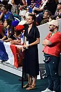 Le 4 août 2024, au stade Pierre-Mauroy de Villeneuve-d’Ascq, avant de frapper les trois coups du match entre l’Australie et la France.